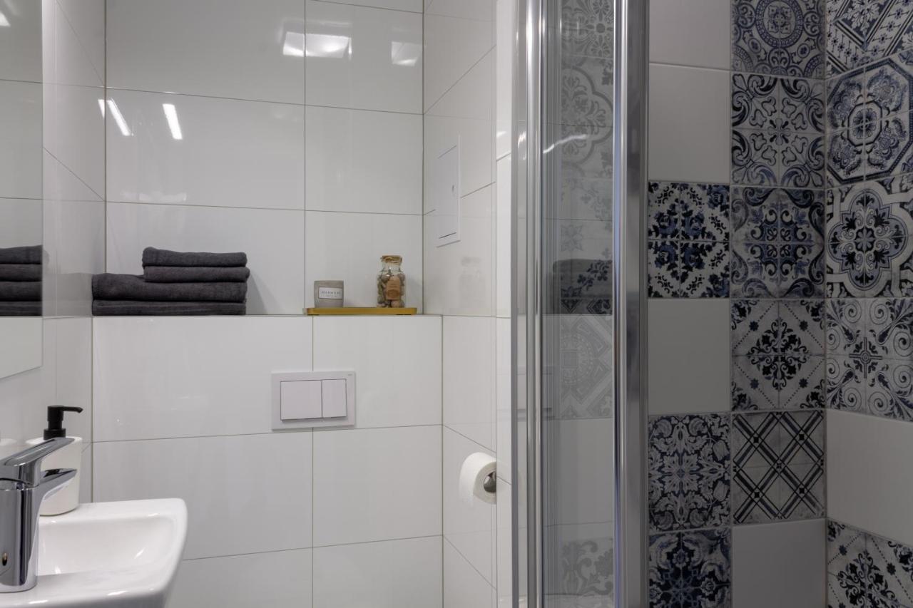 Initium Rooms - Pokoje Na Wynajem - Obroncow Wybrzeza 4D Gdańsk Kültér fotó